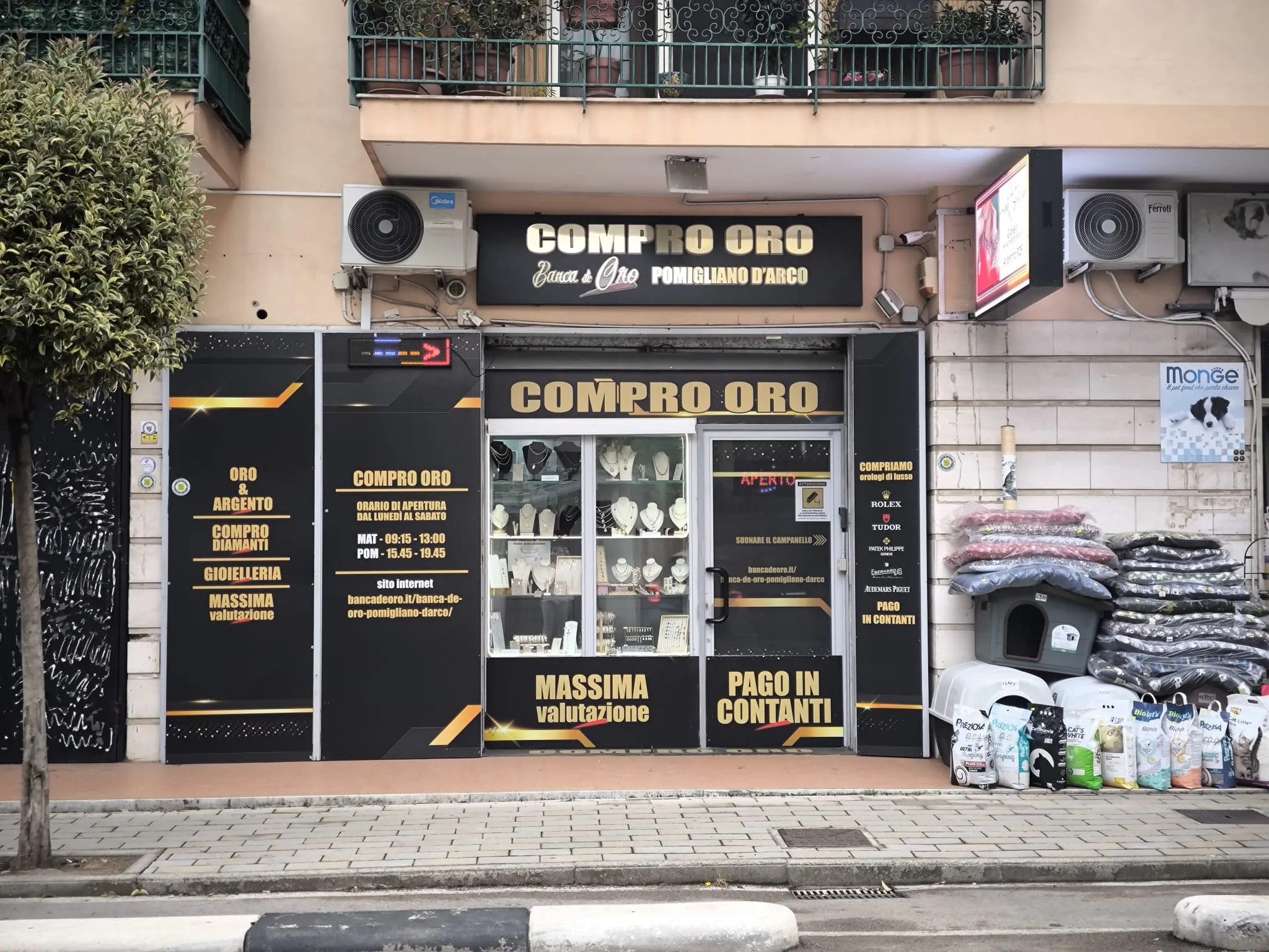 Esterno Banca De Oro a Pomigliano d'Arco